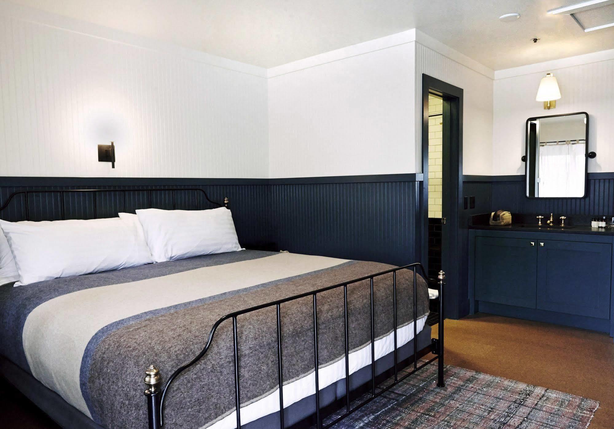Anvil Hotel Джексон Экстерьер фото